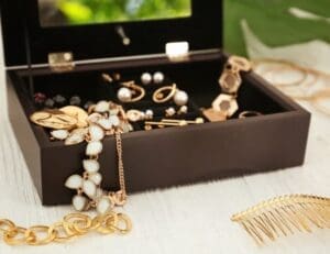 sälja dödsbo - gå igenom tillhörigheter först